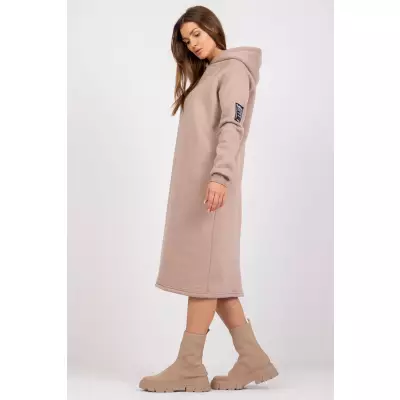 Sukienka Model RV-SK-7463.24X Beige - Rue Paris