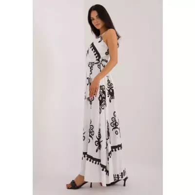 Sukienka Model DHJ-SK-16201.84 White/Black - Italy Moda